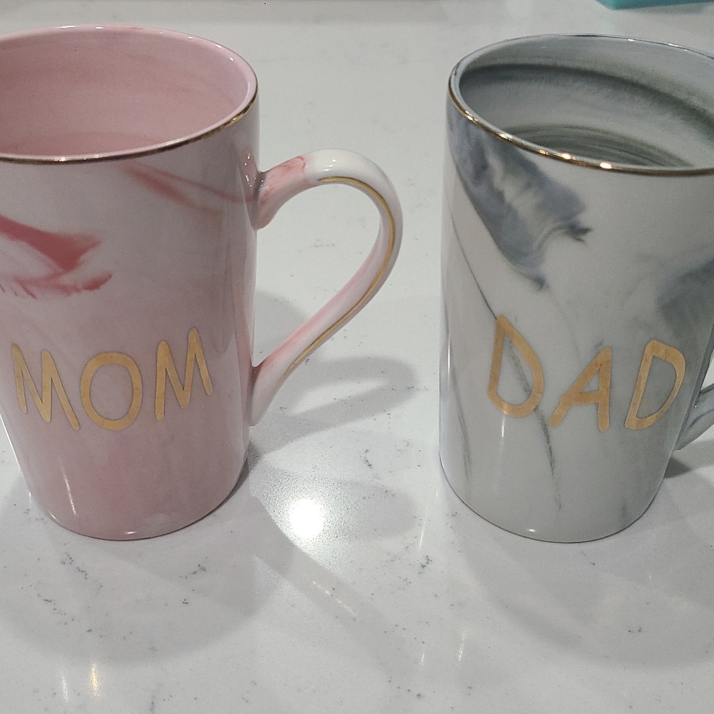 Dad & Mom Esto Marble Gift Mugs Pair Gold Trim Pink & Gray Marble